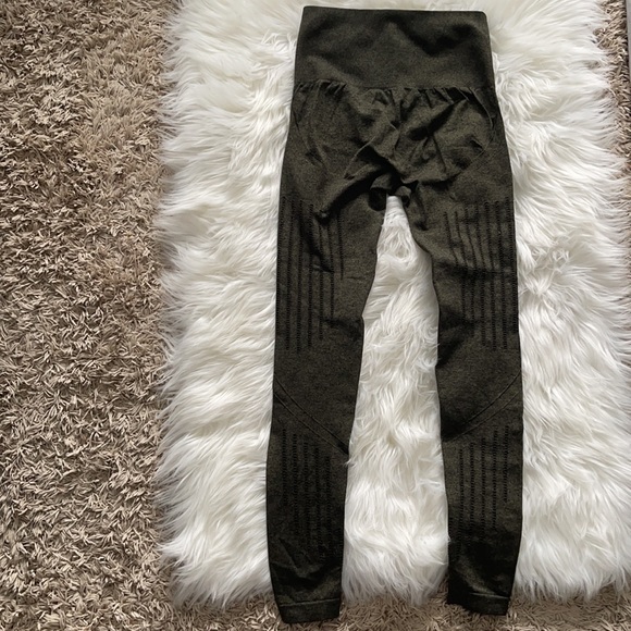 Amazon leggings - Picture 2 of 3